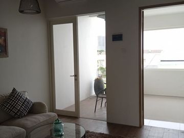 Dijual rumah mewah minimalis 3 lantai Surabaya barat Full Furnished