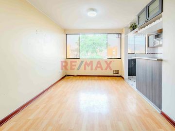 Venta De Lindo Departamento Y Frente Al Parque San Elias En Los Olivos