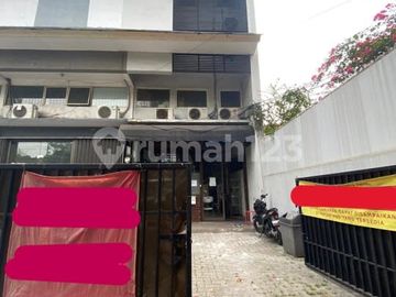 Ruko Bagus 3,5 Lantai Lokasi Strategis di Gandaria, Jakarta Selatan
