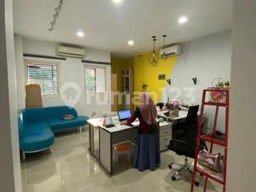 Ruko Bagus 3,5 Lantai Lokasi Strategis di Gandaria, Jakarta Selatan