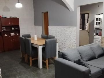 Casa, 4 Ambientes, Jardin, Buena Ubicacion