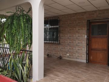 Encantadora: villa situada cerca del mar en Chuyuipe Ballenita .