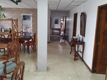 Encantadora: villa situada cerca del mar en Chuyuipe Ballenita .