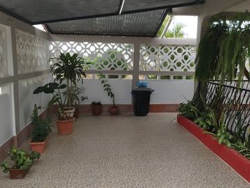 Encantadora: villa situada cerca del mar en Chuyuipe Ballenita .