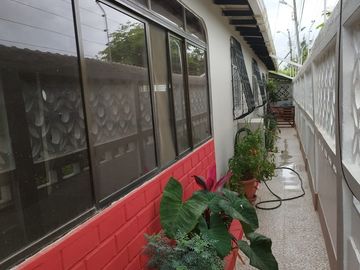 Encantadora: villa situada cerca del mar en Chuyuipe Ballenita .