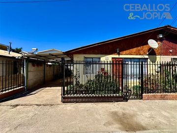 Casa en venta de 2 dorm. en Limache
