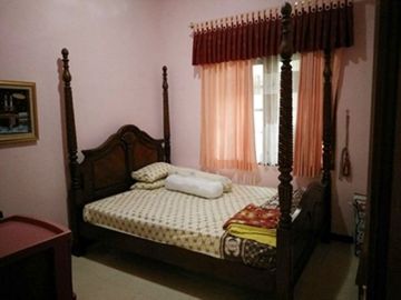 Rumah 2 Lantai + Kolam Renang di Dieng kota Malang _ 1.19
