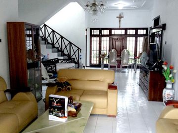 Rumah Hook 2 Lantai Luas 330 di Bukit Dieng kota Malang