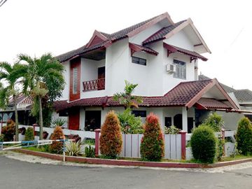 Rumah Hook 2 Lantai Luas 330 di Bukit Dieng kota Malang