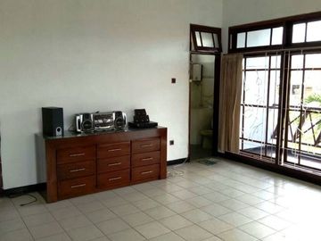 Rumah Hook 2 Lantai Luas 330 di Bukit Dieng kota Malang