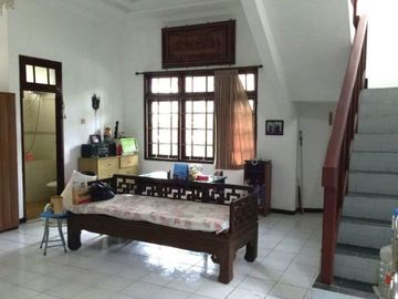 Rumah Hook 2 Lantai Luas 330 di Bukit Dieng kota Malang