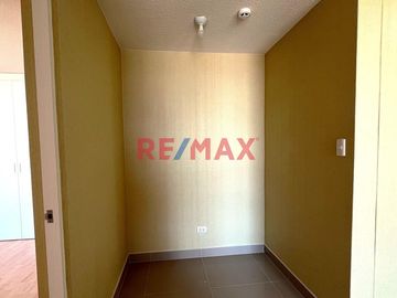 Dpto 904 vista exterior, en condominio Festiva
Area 68.55 m2
Calle Casapalca con Av Arica. Breña
- Sala comedor con salida a balcon 
- Baño de vis