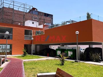 Dpto 904 vista exterior, en condominio Festiva
Area 68.55 m2
Calle Casapalca con Av Arica. Breña
- Sala comedor con salida a balcon 
- Baño de vis