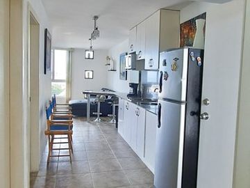 Punta Blanca, departamento en condominio seguro con vistas al mar en venta.
