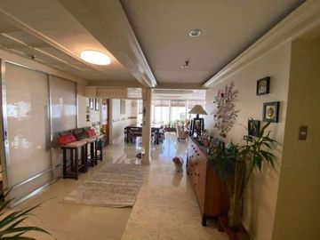 FOR SALE: Salcedo Park Twin Towers