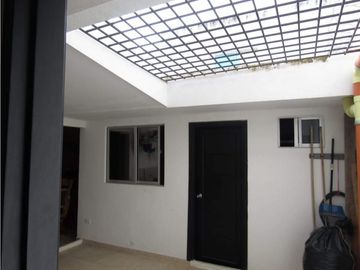 SE VENDE CASA DE DOS NIVELES EN LA CASTELLANA EN MONTERIA