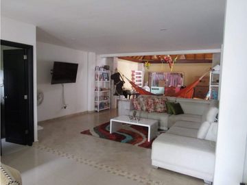 SE VENDE CASA DE DOS NIVELES EN LA CASTELLANA EN MONTERIA