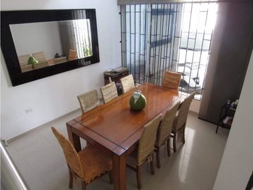 SE VENDE CASA DE DOS NIVELES EN LA CASTELLANA EN MONTERIA