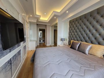 BINTANG 5 Apartemen The Peak Full Furnished Mewah