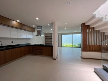 CASA EN PRADERAS ALTOZANO, MORELIA