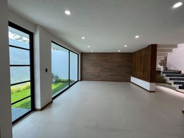 CASA EN PRADERAS ALTOZANO, MORELIA