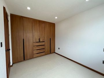 CASA EN PRADERAS ALTOZANO, MORELIA