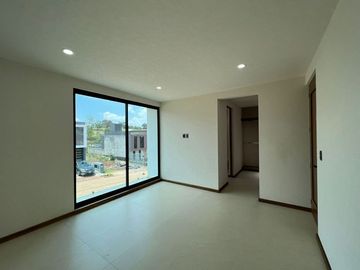 CASA EN PRADERAS ALTOZANO, MORELIA