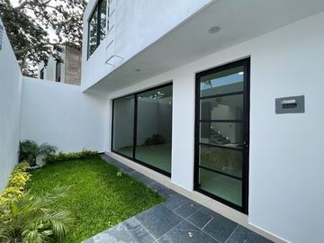 CASA EN PRADERAS ALTOZANO, MORELIA