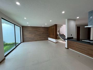 CASA EN PRADERAS ALTOZANO, MORELIA