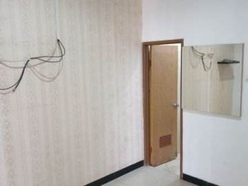 Rumah second 1,5 lt di Beji Depok