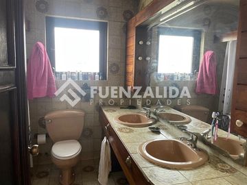 Amplia casa en venta 5 dormitorios en Las Condes, ERZ