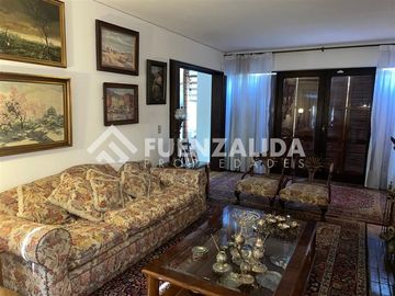 Amplia casa en venta 5 dormitorios en Las Condes, ERZ