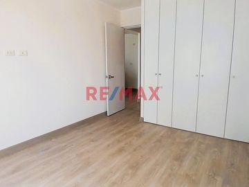 Esta es la oportunidad que estabas esperando: Ubicado entre las Avenidas Petit Thouars y Av Arequipa, a unas cuadras del emblemático Olivar y muy cerc