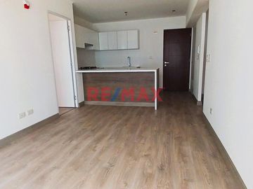 Esta es la oportunidad que estabas esperando: Ubicado entre las Avenidas Petit Thouars y Av Arequipa, a unas cuadras del emblemático Olivar y muy cerc