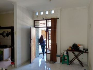 Rumah modern dalam perumahan jln Parangtritis KM 5