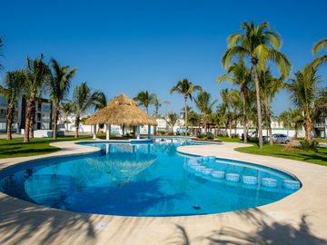 Departamento en Venta en Acapulco, Bonfil, 4 Recámaras, 2 baños, Club de Playa