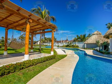 Departamento en Venta en Acapulco, Bonfil, 4 Recámaras, 2 baños, Club de Playa