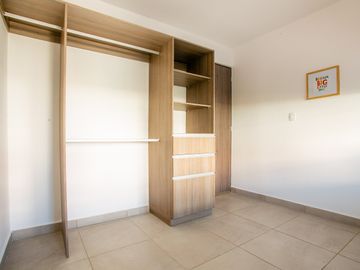 Departamento en Venta en Acapulco, Bonfil, 4 Recámaras, 2 baños, Club de Playa