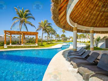 Departamento en Venta en Acapulco, Bonfil, 4 Recámaras, 2 baños, Club de Playa