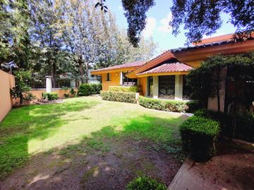 Casa Residencial en Venta, Fracc. Campestre del Bosque, Puebla