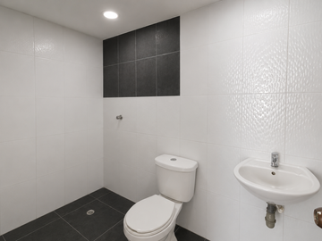 local en arriendo en españa. Cod A94457
