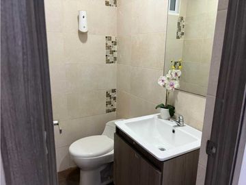SE VENDE HERMOSA CASA EN LOS ALPES
