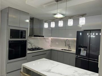 SE VENDE HERMOSA CASA EN LOS ALPES