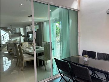 SE VENDE HERMOSA CASA EN LOS ALPES