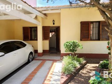 CHALECITO EN PH CON COCHERA CUBIERTA Y PATIO - San Bernardo Del Tuyu