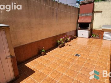 CHALECITO EN PH CON COCHERA CUBIERTA Y PATIO - San Bernardo Del Tuyu