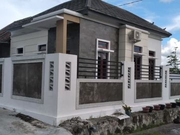 DIJUAL CEPAT BUTUH UANG RUMAH BARU SIAP HUNI 100 METER KE JALAN UTAMA
