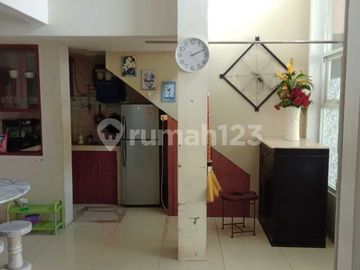 Rumah Indah Lokasi Strategis Dekat ke Lippo Mall Kemang dan Blok M di Cipete Utara - Jakarta Selatan