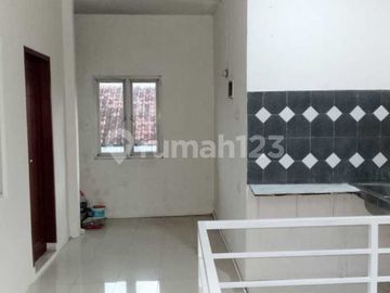 Rumah Indah Lokasi Strategis Dekat ke Lippo Mall Kemang dan Blok M di Cipete Utara - Jakarta Selatan