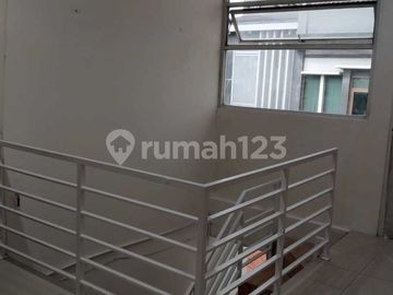 Rumah Indah Lokasi Strategis Dekat ke Lippo Mall Kemang dan Blok M di Cipete Utara - Jakarta Selatan